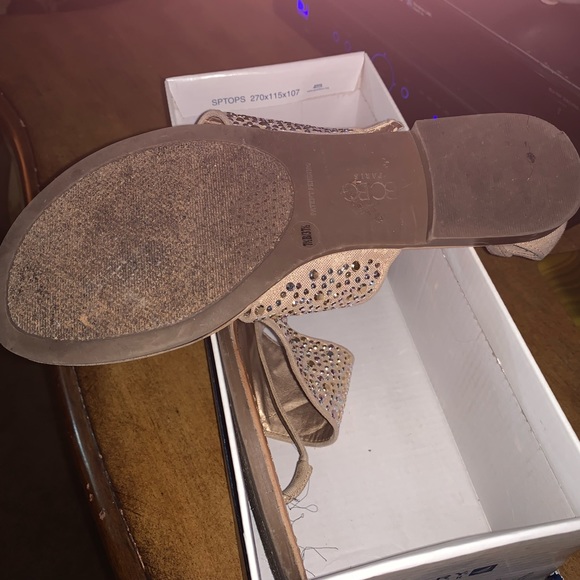 Size 7 BCBG flats - Picture 4 of 6